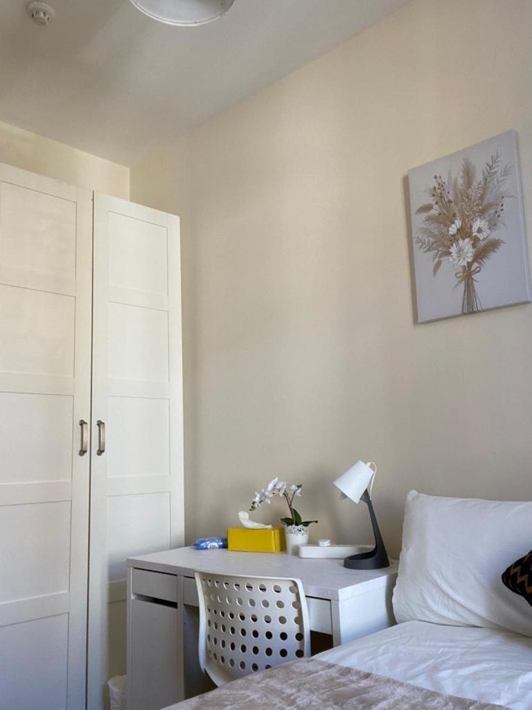 Lovely Private Rooms In Camden, Central Londres Exterior foto
